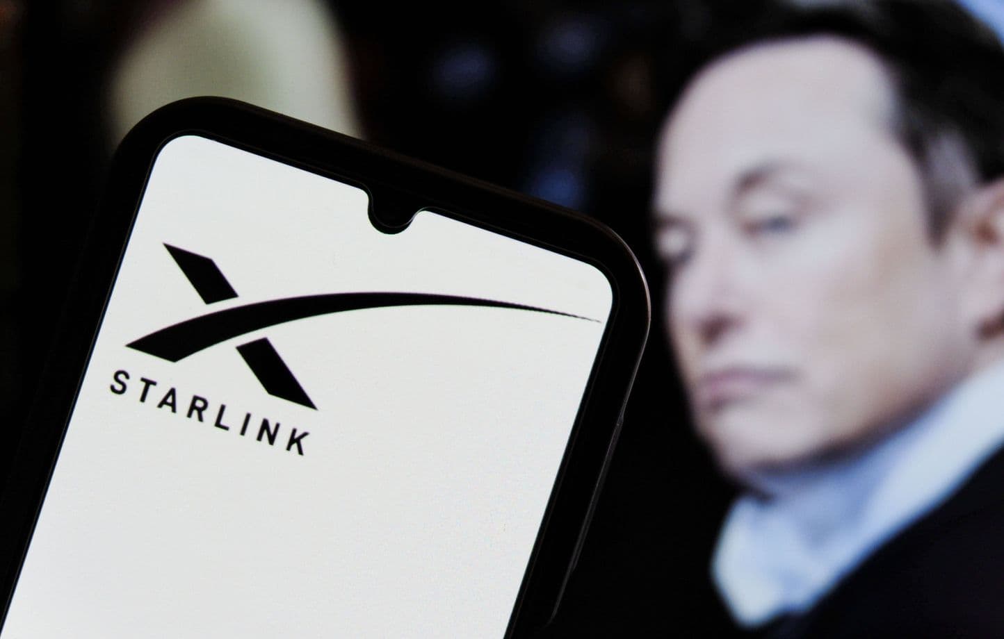 Starlink di Musk aiuta i droni russi: l'ipocrisia americana