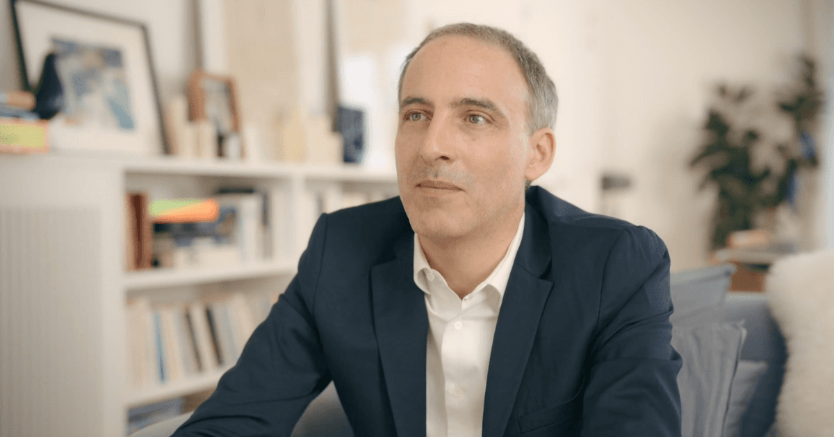 Raphaël Glucksmann si cunfessa: a morte di i genitori