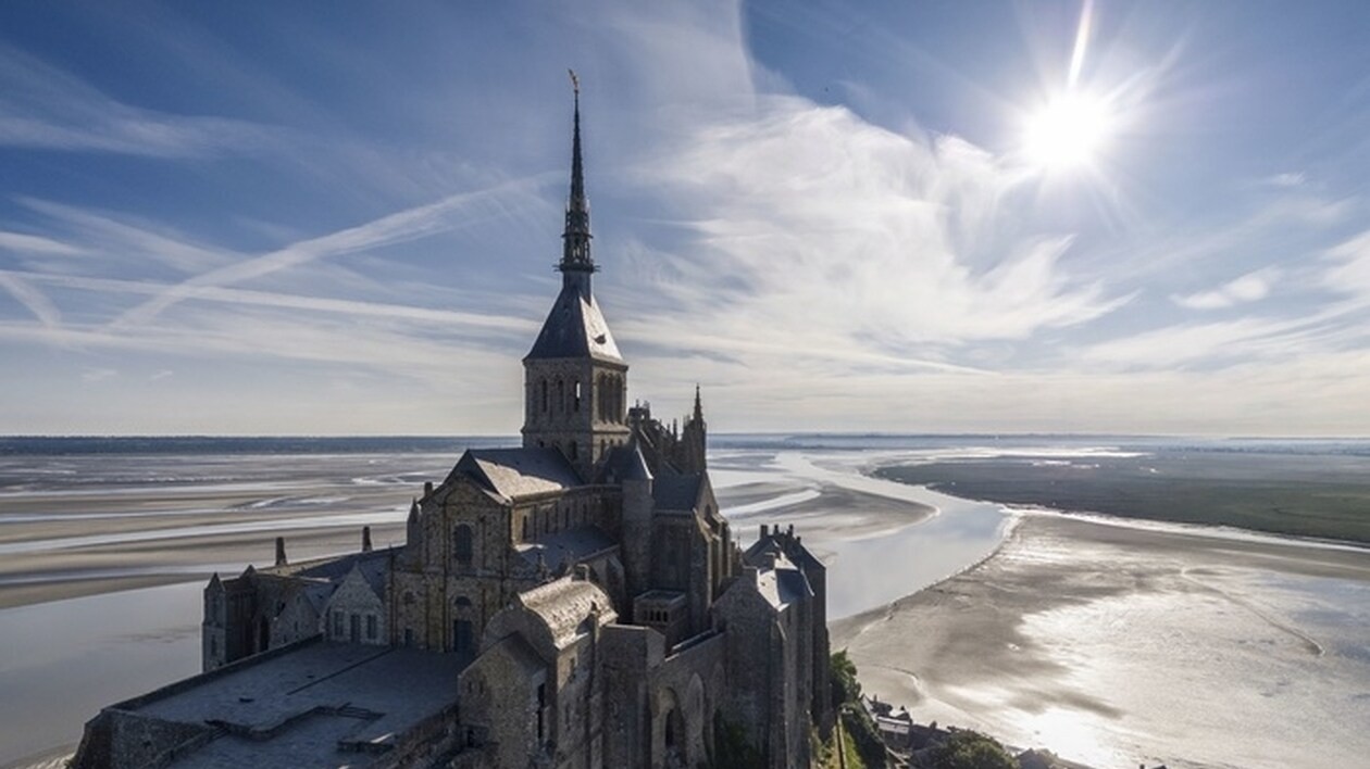Mont-Saint-Michel : u meravigliu di l'architettura è di a fede