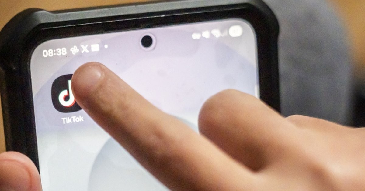 Réseaux sociaux : l'interdiction des moins de 15 ans déjà repoussée ?